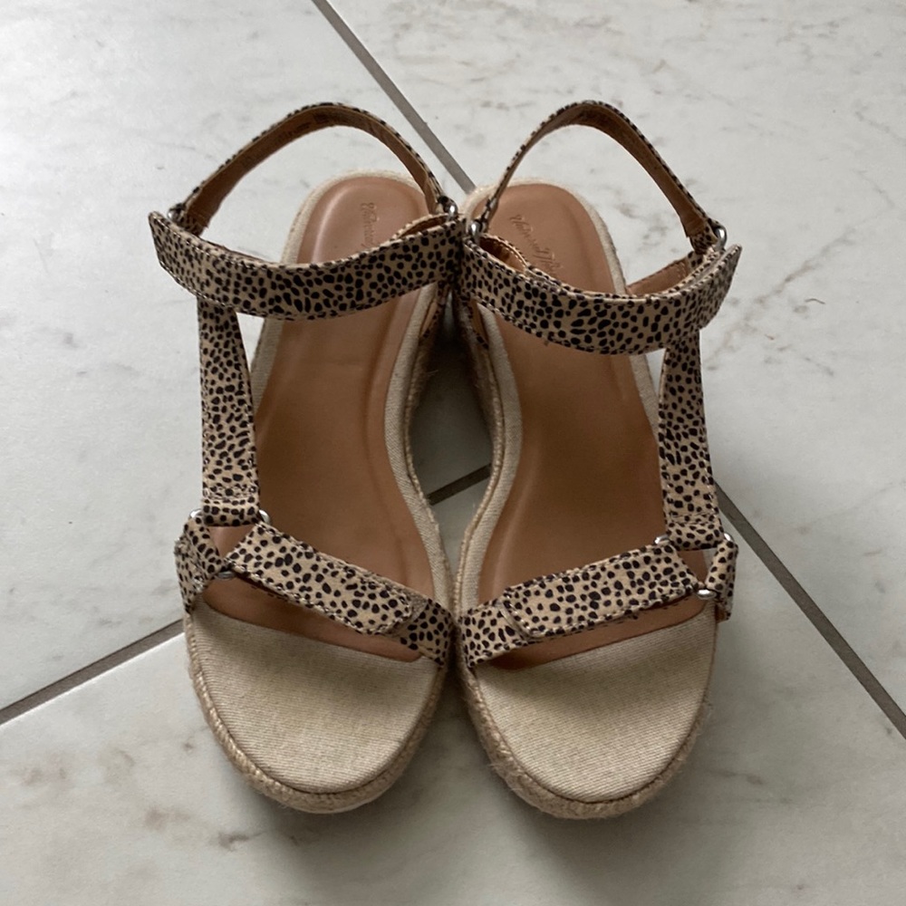 Universal Thread Cheetah Print Platform Wedges size 7.5